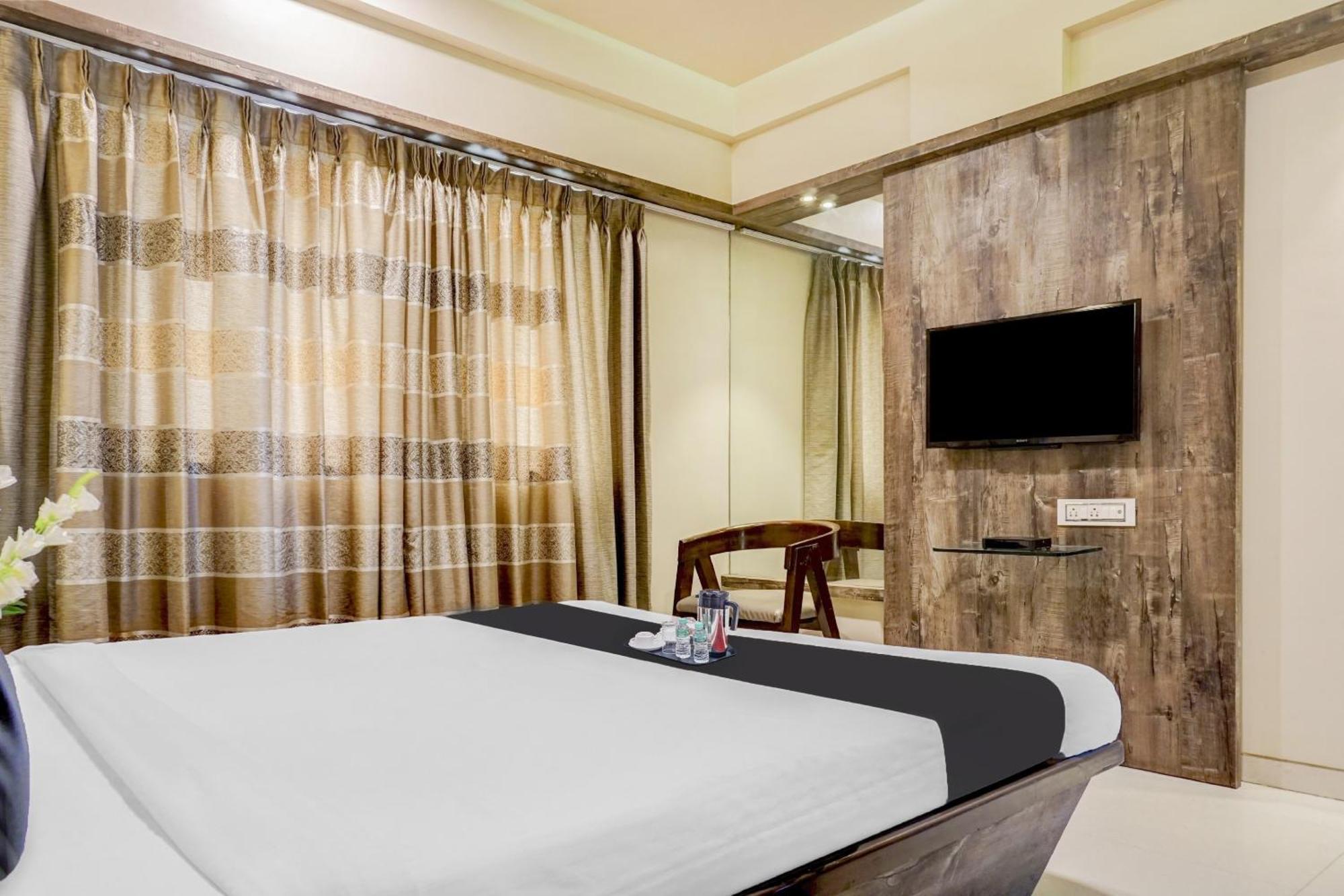 Townhouse Oak Regal Inn Near Sant Tukaram Nagar Metro Station Pimpri-Chinchwad Esterno foto