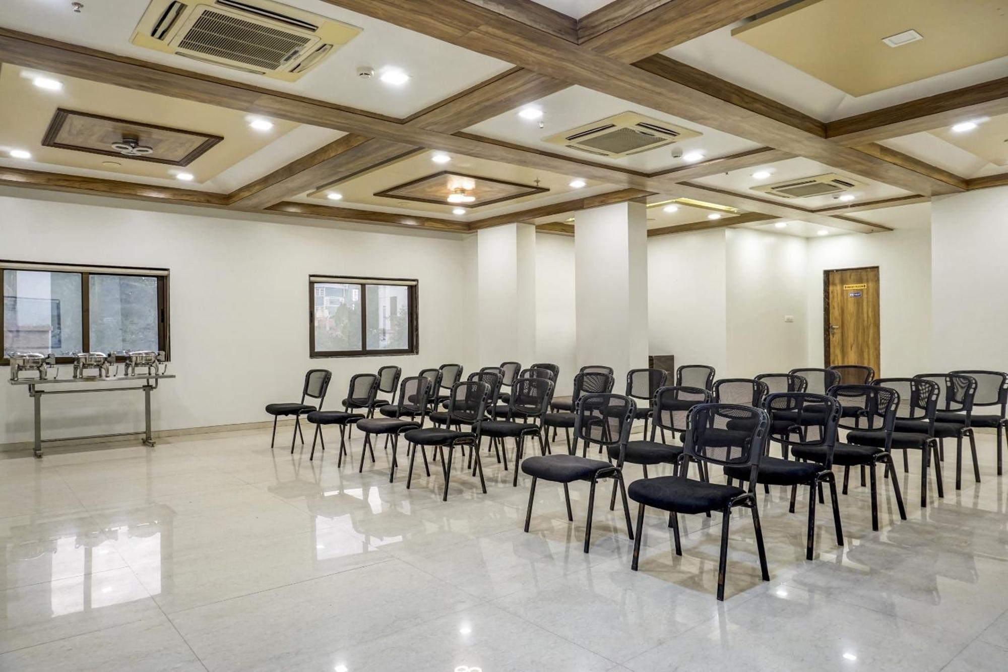 Townhouse Oak Regal Inn Near Sant Tukaram Nagar Metro Station Pimpri-Chinchwad Esterno foto