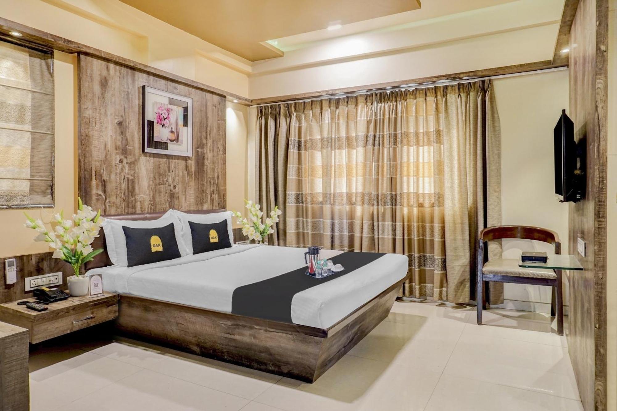 Townhouse Oak Regal Inn Near Sant Tukaram Nagar Metro Station Pimpri-Chinchwad Esterno foto